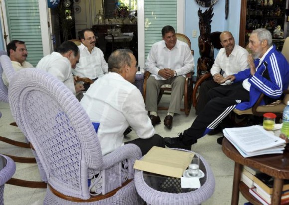 Fidel recibe a Los Cinco, 28 de febrero de 2015. Foto: Estudios Revolución